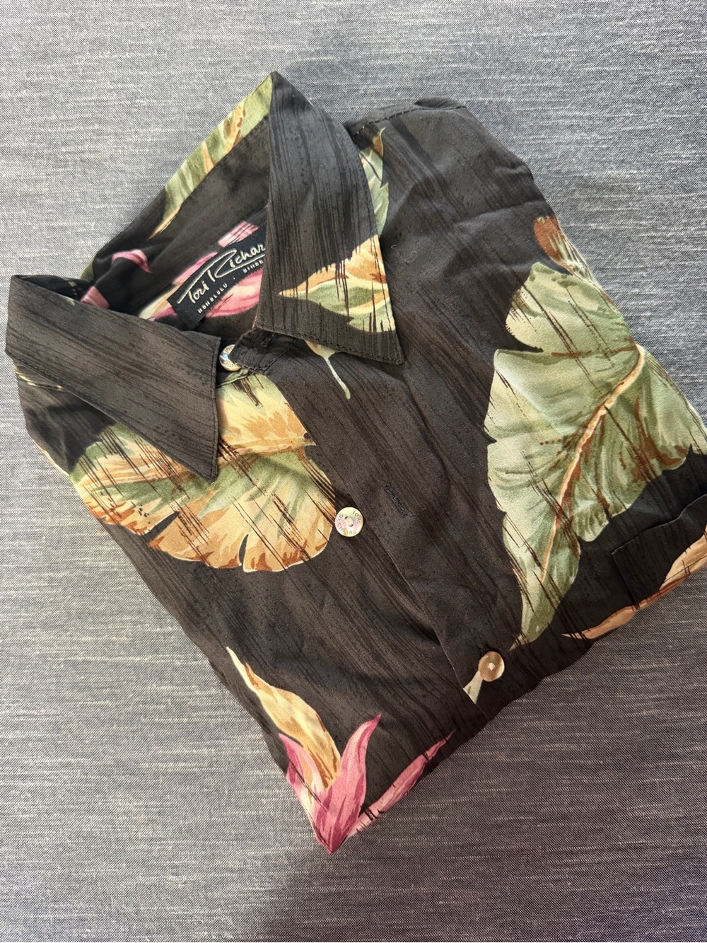 Tori Richard Black Tropical Leaf Print Button-Down Shirt